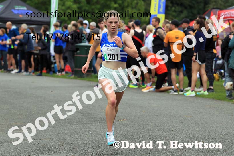 Senior womens Northern 4 Stage Relay, 2023 Northern 6 and 4 Stage Relays and Youngsters, Birkenhead Park, Wirral.  Photo: David T. Hewitson/Sports for All Pics